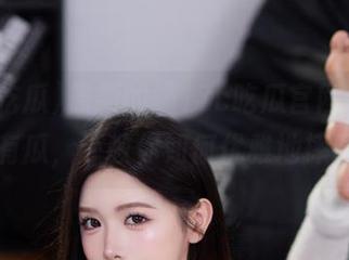 最新的“17c吃瓜官网”，不仅有瓜，还教你如何优雅地摔倒！