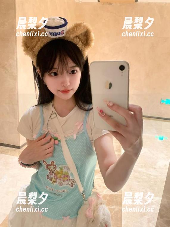 17吃瓜网 17吃瓜网入口,就像是好奇心的黑洞,无底深渊,滑下去就难以自拔。