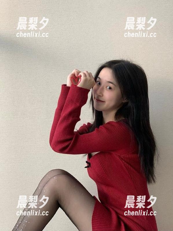 51吃瓜 你在51吃瓜观看全网热议,我在哪里?好吧,反正我打算端着瓜抢第一排位!