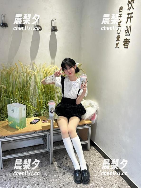 用hlw看视频不发胖的ios轻量版，诚意满满哦！