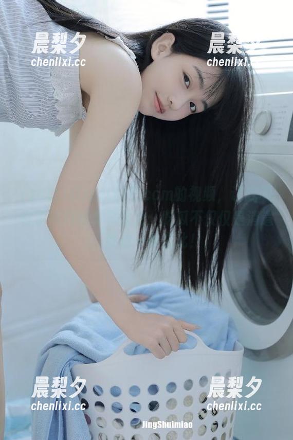 zztt10.ccm的视频，让我明白了黑料的真实含义：吃瓜不仅仅是消遣，更是一种文化！