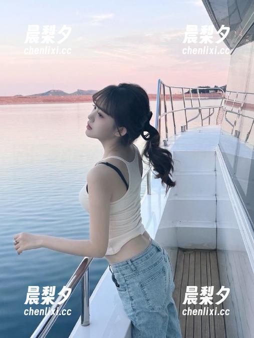 在线扒点料，看五一吃瓜群众对“莫里秀”的热烈反应。