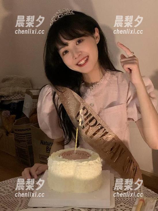 五一爆料 花了不少钱,结果用“五一爆料”app“偷”到了别人的乐趣,哈哈,神操作!