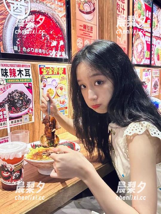 17吃瓜不打烊——在八卦的海洋中，永不迷路！