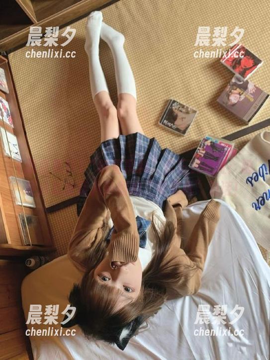 “明星黑料”非正式地址：随便点就能跟八卦圈的“老司机”对话！
