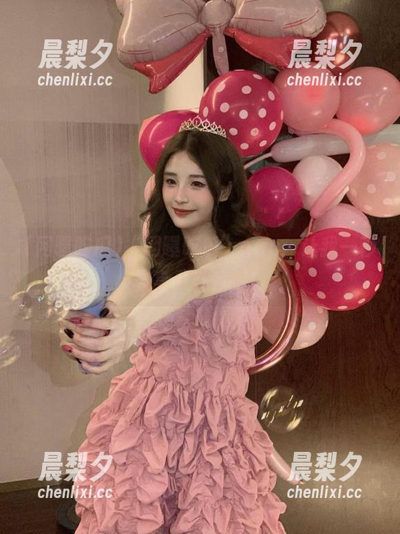 “网曝吃瓜”app：让我一秒变身八卦侦探！