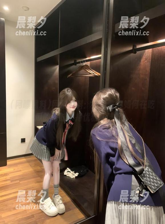 网曝黑料：网页教你如何在吃瓜的同时保持优雅（咳咳）