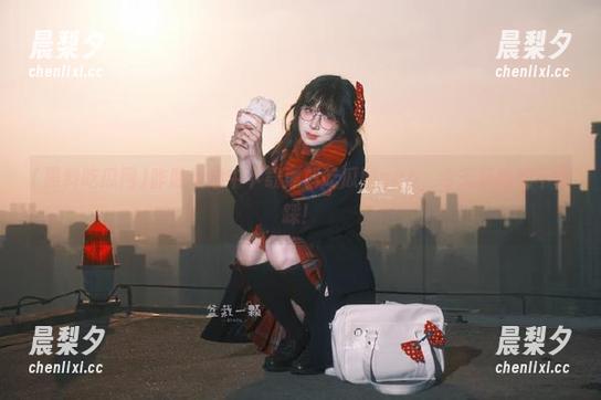 昨晚无意中下载黑料吃瓜网app，今天草地都不敢踩！