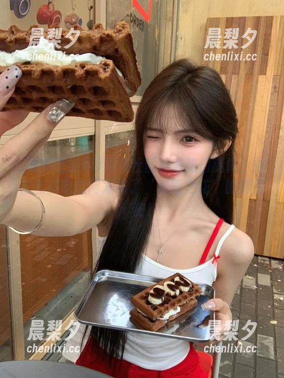 海角社区最新热门新闻：谁在黑料吃瓜网发布了‘校园之花’的黑历史!