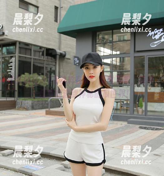 黑料在线 有黑料在线,随时下载,简单一扭就能进到神秘的瓜世界!