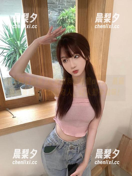 黑料正能量 这款黑料正能量app,最新视频资源比八卦还勾人,让人别有滋味!
